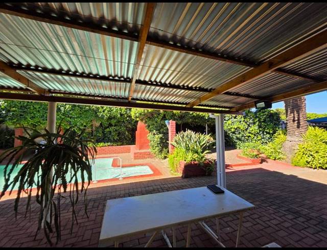 3 BEDROOM HOUSE FOR SALE IN GREENHILLS